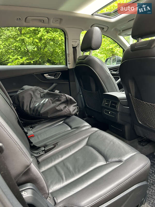 Внедорожник / Кроссовер Audi Q7 2015 в Киеве