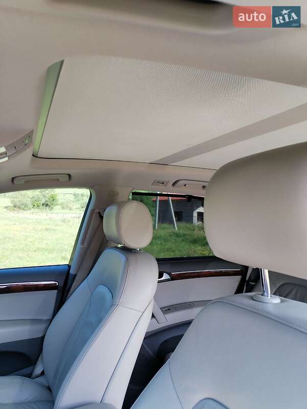 Внедорожник / Кроссовер Audi Q7 2013 в Великом Березном