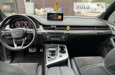 Внедорожник / Кроссовер Audi Q7 2016 в 
