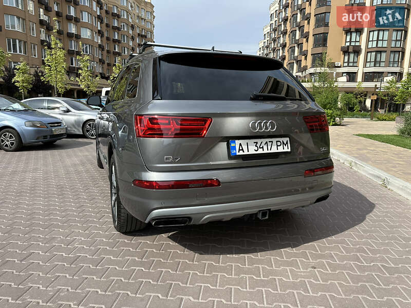 Внедорожник / Кроссовер Audi Q7 2017 в Киеве