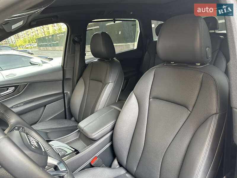 Внедорожник / Кроссовер Audi Q7 2017 в Киеве