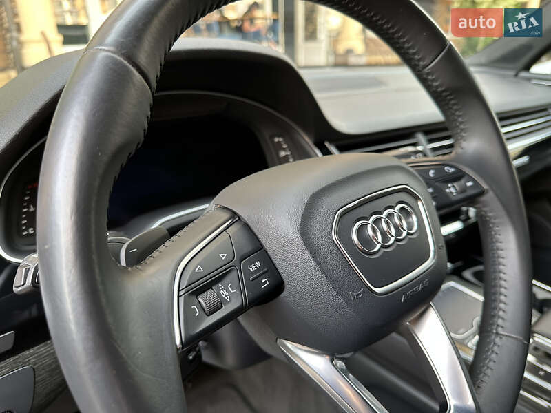 Внедорожник / Кроссовер Audi Q7 2017 в Киеве