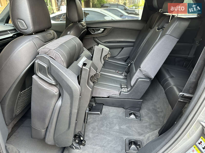 Внедорожник / Кроссовер Audi Q7 2017 в Киеве