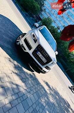 Внедорожник / Кроссовер Audi Q7 2015 в 