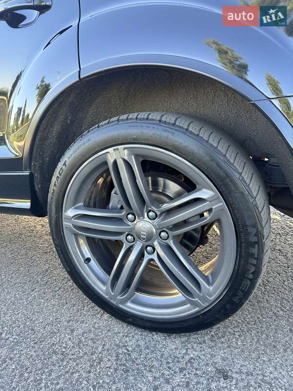 Позашляховик / Кросовер Audi Q7 2015 в Дніпрі