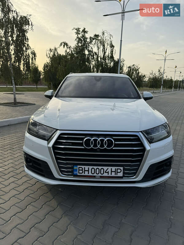 Позашляховик / Кросовер Audi Q7 2015 в Ізмаїлі