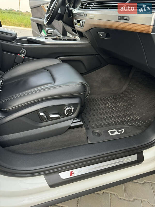 Позашляховик / Кросовер Audi Q7 2015 в Ізмаїлі