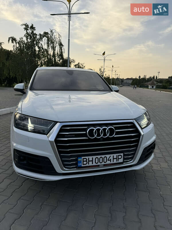 Позашляховик / Кросовер Audi Q7 2015 в Ізмаїлі