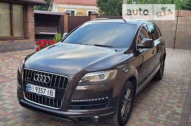 Позашляховик / Кросовер Audi Q7 2010 в Миргороді