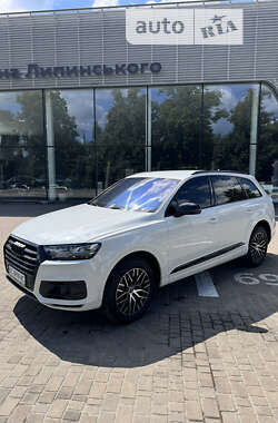 Позашляховик / Кросовер Audi Q7 2016 в Львові