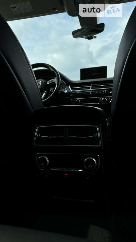 Внедорожник / Кроссовер Audi Q7 2016 в Тальном фото 32 Внедорожник / Кроссовер Audi Q7 2016 в Тальном