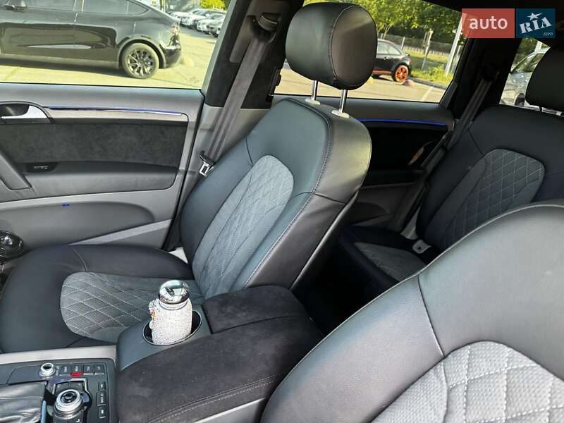 Позашляховик / Кросовер Audi Q7 2014 в Дніпрі