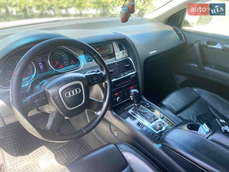 Позашляховик / Кросовер Audi Q7 2008 в Звягелі