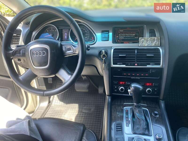 Позашляховик / Кросовер Audi Q7 2008 в Звягелі