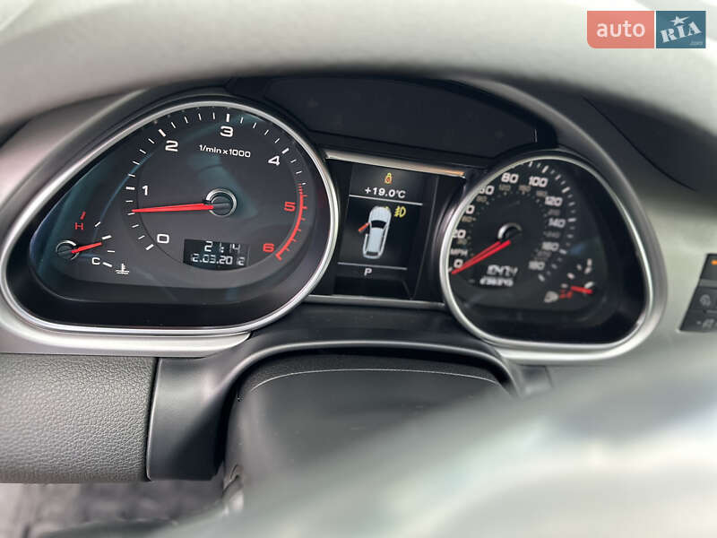 Позашляховик / Кросовер Audi Q7 2012 в Ужгороді