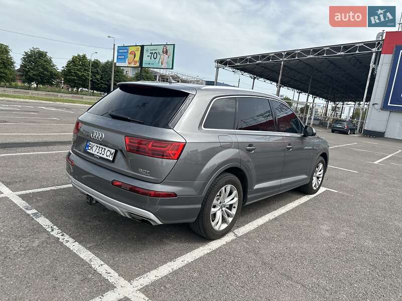 Позашляховик / Кросовер Audi Q7 2016 в Рівному