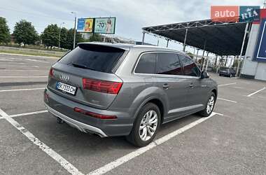 Внедорожник / Кроссовер Audi Q7 2016 в 