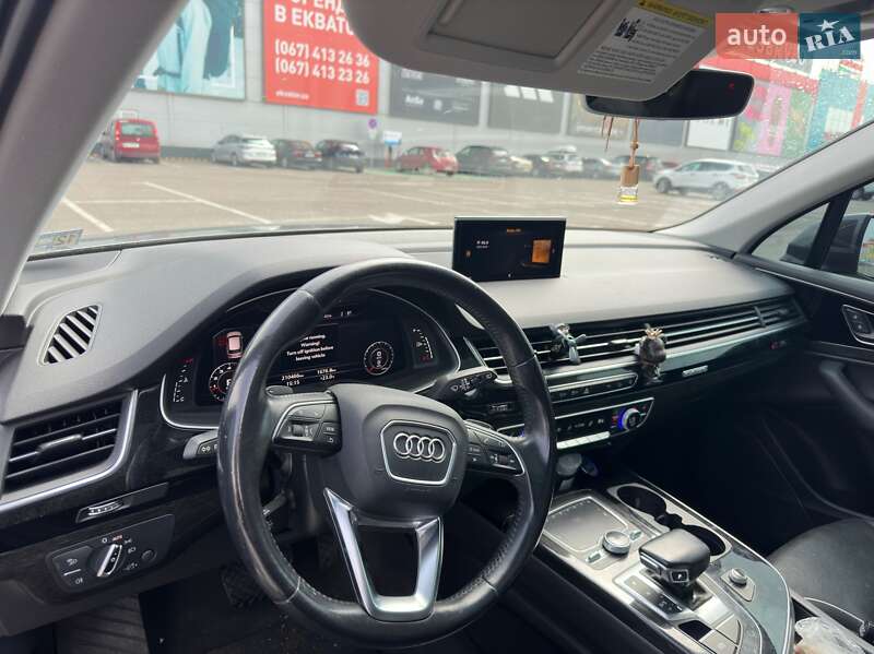Позашляховик / Кросовер Audi Q7 2016 в Рівному