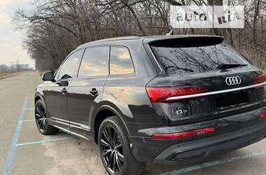 Внедорожник / Кроссовер Audi Q7 2020 в 