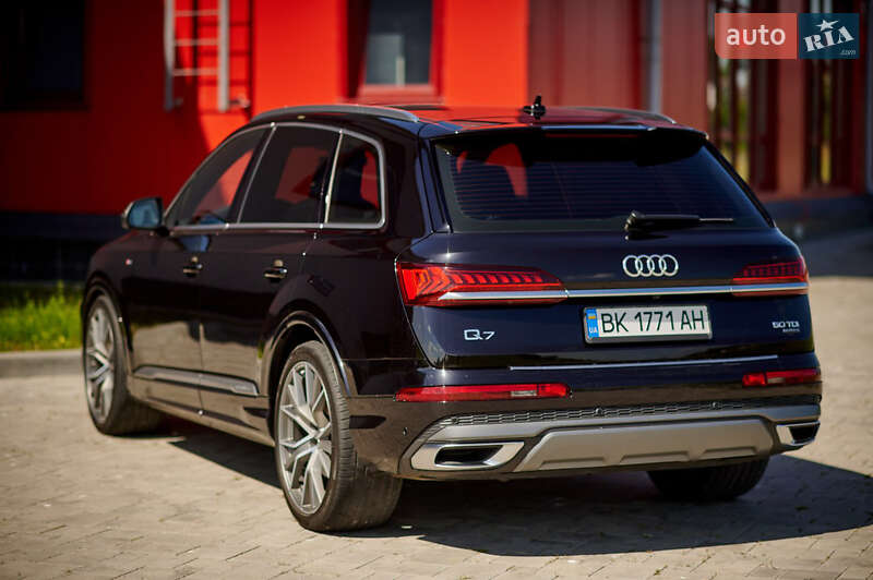 Внедорожник / Кроссовер Audi Q7 2019 в Ровно