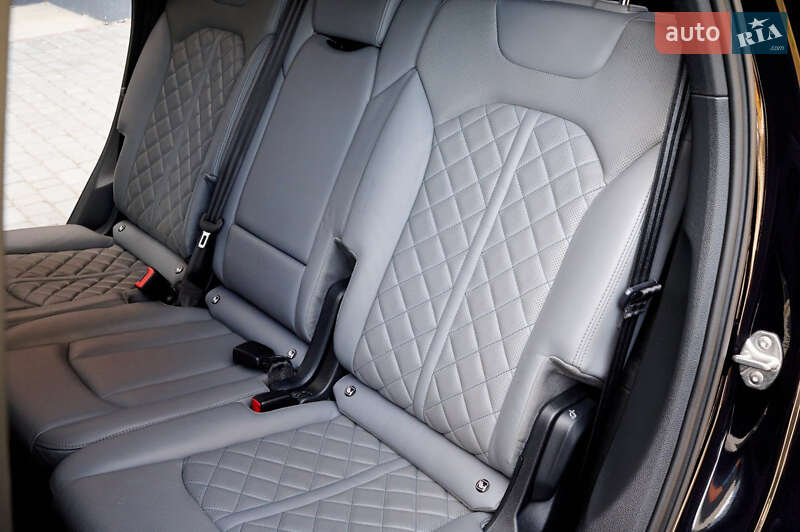 Внедорожник / Кроссовер Audi Q7 2019 в Ровно