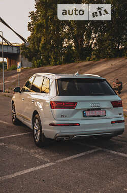 Позашляховик / Кросовер Audi Q7 2017 в Києві