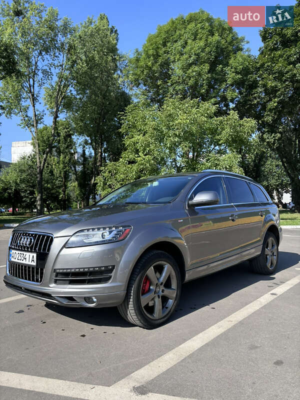 Внедорожник / Кроссовер Audi Q7 2013 в 