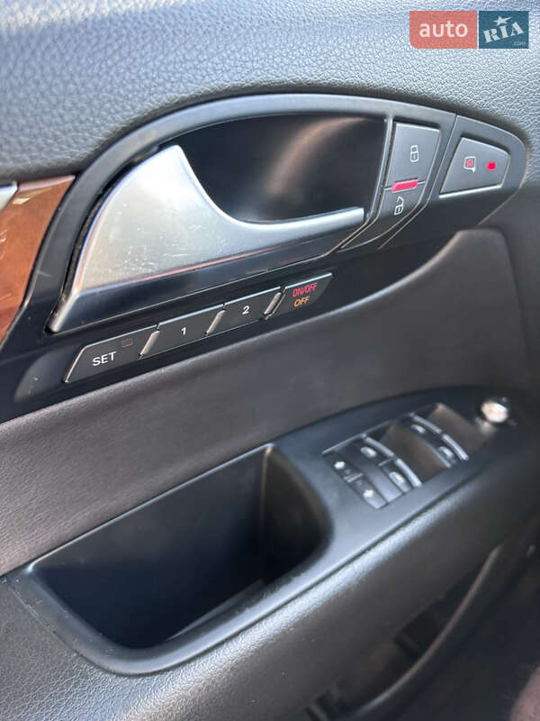 Внедорожник / Кроссовер Audi Q7 2013 в Ужгороде