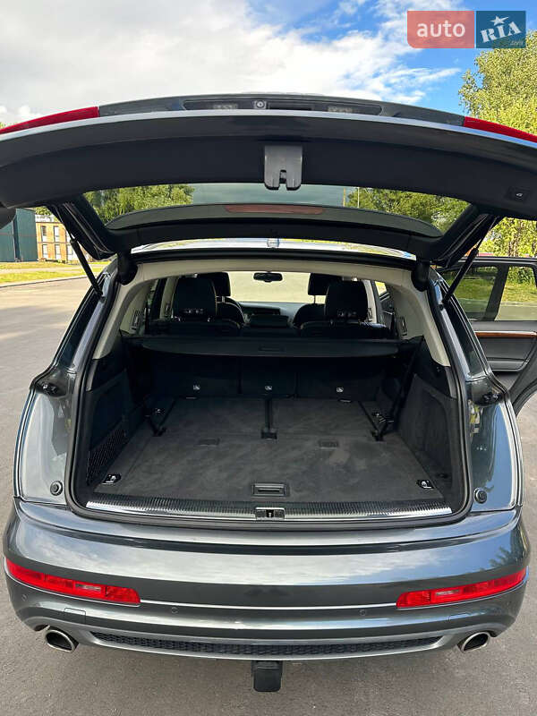 Позашляховик / Кросовер Audi Q7 2015 в Чернігові