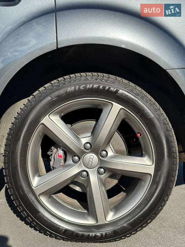 Позашляховик / Кросовер Audi Q7 2015 в Чернігові
