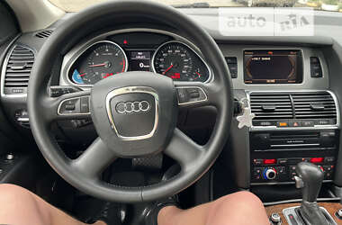 Позашляховик / Кросовер Audi Q7 2011 в Дубні