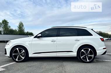 Внедорожник / Кроссовер Audi Q7 2020 в Ужгороде