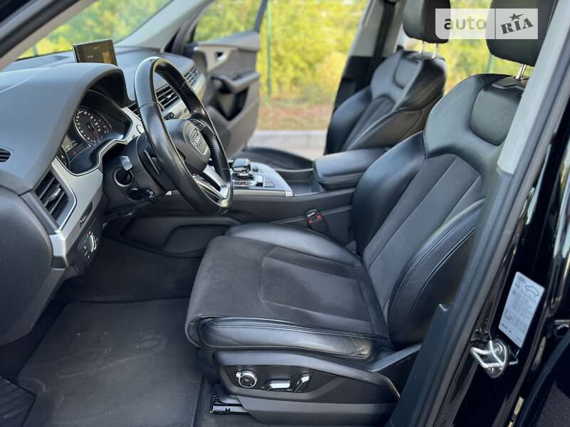 Внедорожник / Кроссовер Audi Q7 2016 в Днепре