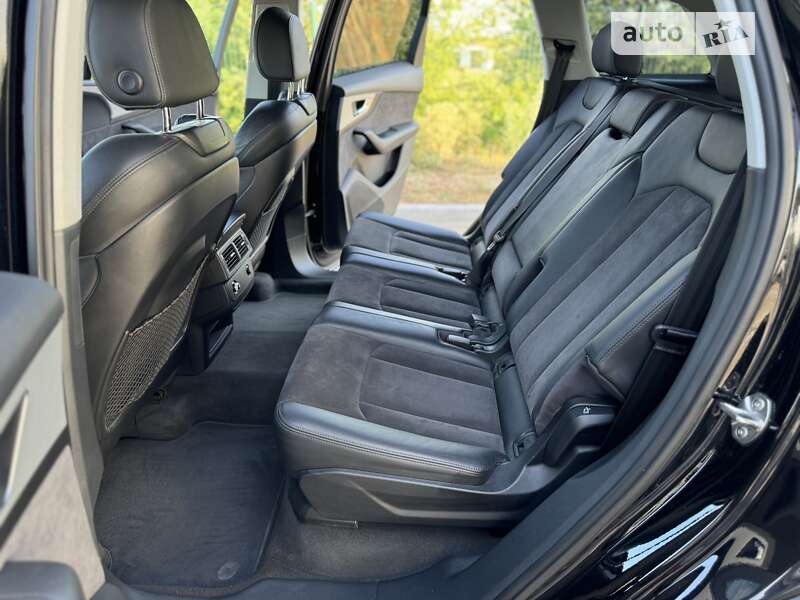 Внедорожник / Кроссовер Audi Q7 2016 в Днепре