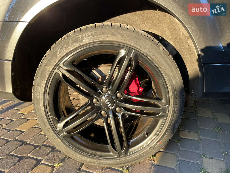 Позашляховик / Кросовер Audi Q7 2015 в Черкасах