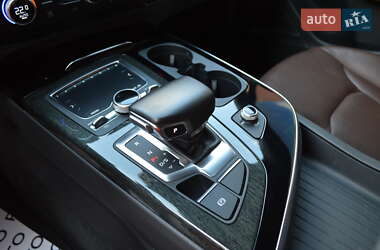 Внедорожник / Кроссовер Audi Q7 2018 в 