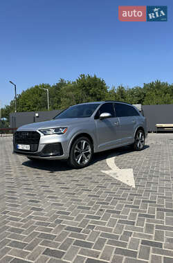 Внедорожник / Кроссовер Audi Q7 2020 в 