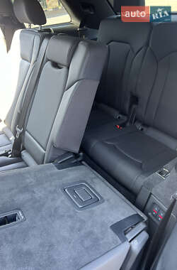 Внедорожник / Кроссовер Audi Q7 2020 в 