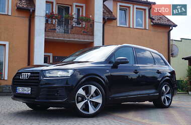 Внедорожник / Кроссовер Audi Q7 2015 в 