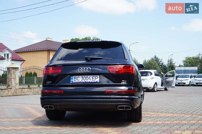 Позашляховик / Кросовер Audi Q7 2015 в Самборі