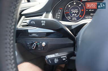 Внедорожник / Кроссовер Audi Q7 2015 в 