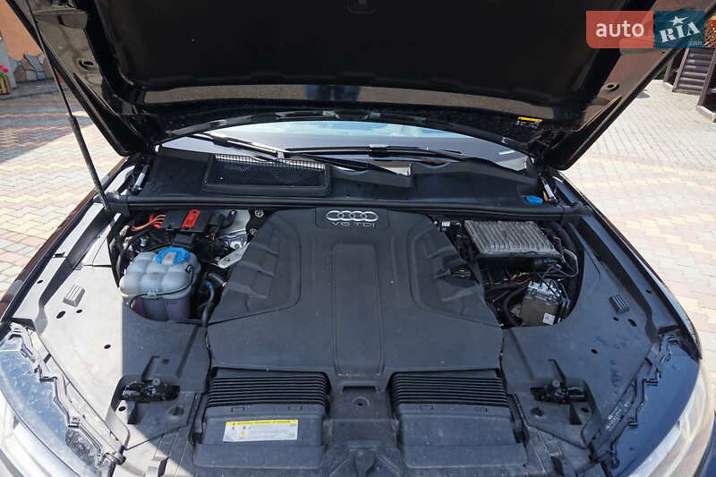 Позашляховик / Кросовер Audi Q7 2015 в Самборі