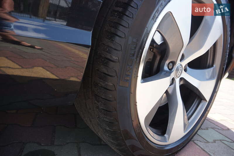 Позашляховик / Кросовер Audi Q7 2015 в Самборі