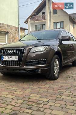 Позашляховик / Кросовер Audi Q7 2012 в Ужгороді