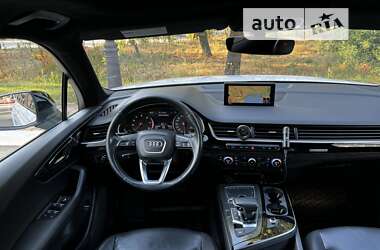 Внедорожник / Кроссовер Audi Q7 2017 в 
