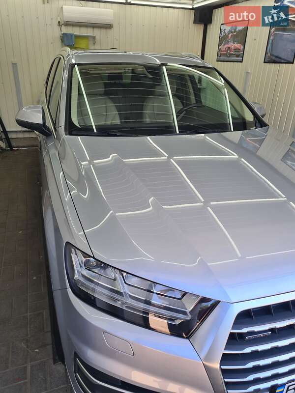 Внедорожник / Кроссовер Audi Q7 2017 в Ровно