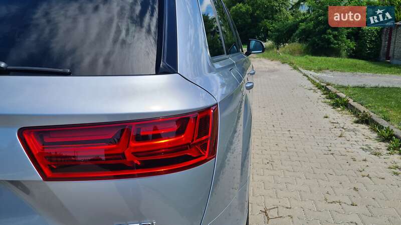 Внедорожник / Кроссовер Audi Q7 2017 в Ровно