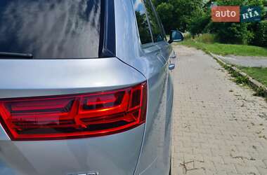 Внедорожник / Кроссовер Audi Q7 2017 в 