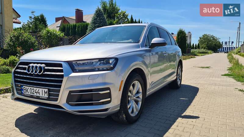 Внедорожник / Кроссовер Audi Q7 2017 в Ровно