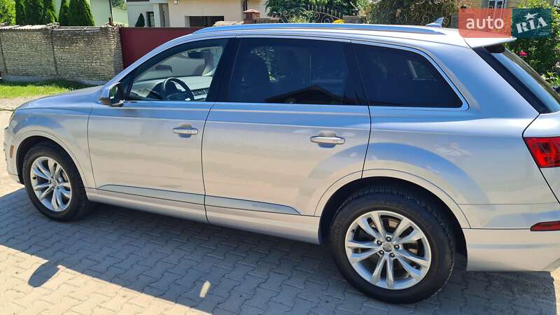 Внедорожник / Кроссовер Audi Q7 2017 в Ровно